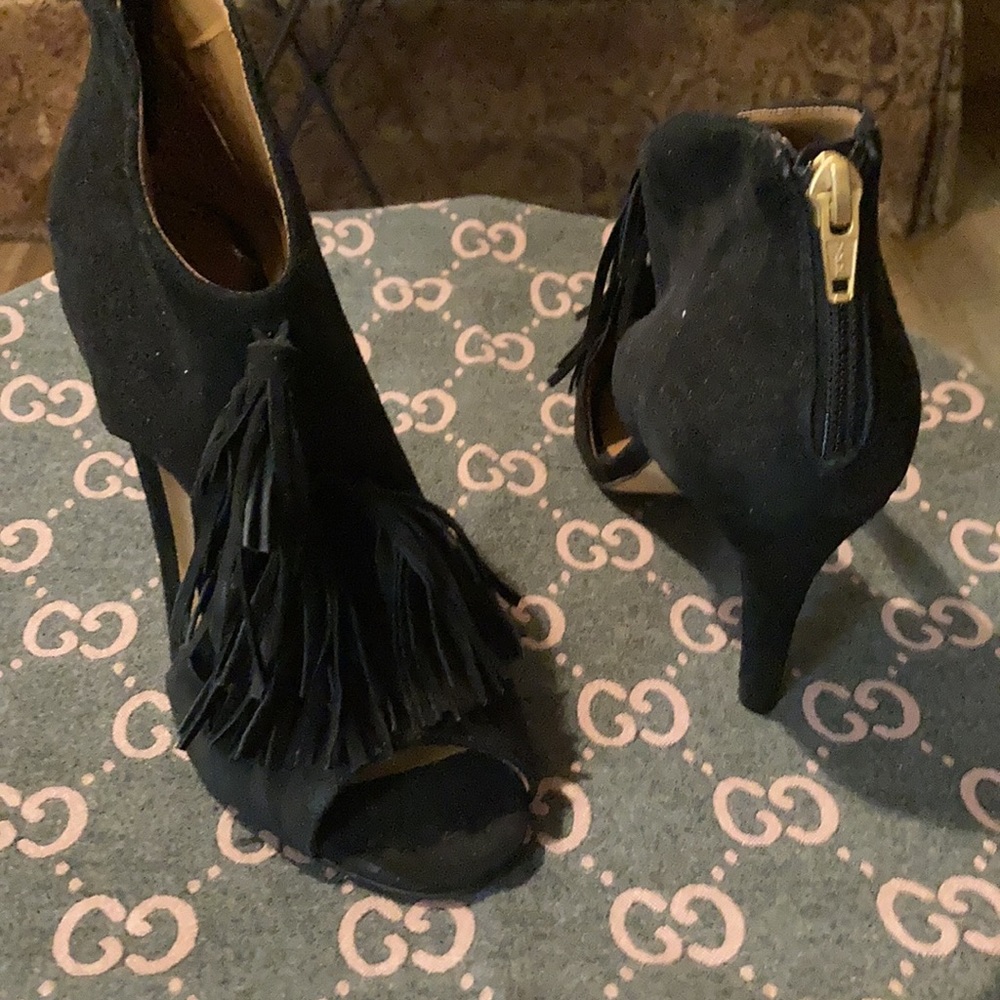 Heels - Picture 2 of 2